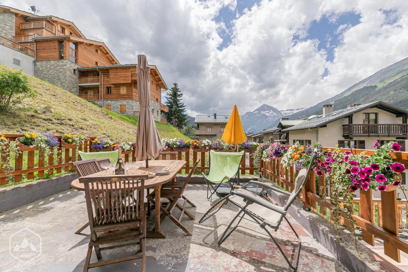 Locations Berne Milesi Apartment Lanslevillard Exterior photo
